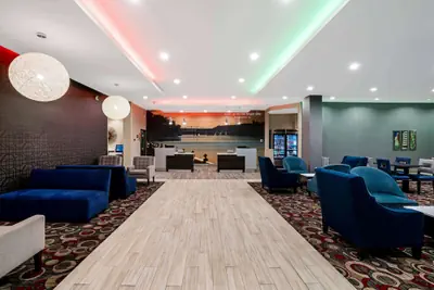 Photo 3 - La Quinta Inn & Suites by Wyndham Tuscaloosa University