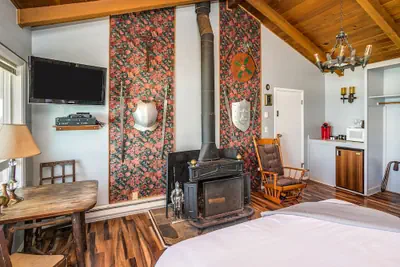 Photo 4 - Moolack Shores Inn
