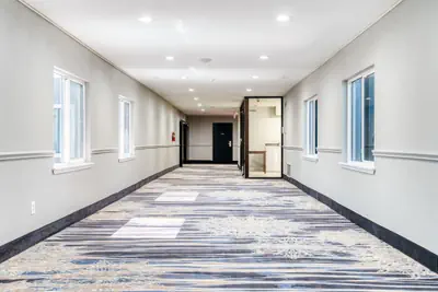 Photo 3 - Alexis Hotel & Banquets Dallas Park Central Galleria