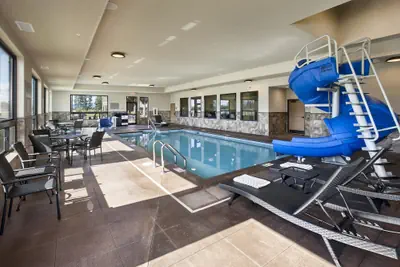 Photo 2 - Glacier International Lodge