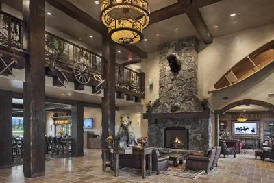 Photo 3 - Glacier International Lodge