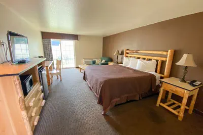 Photo 3 - Sisters Inn And Suites