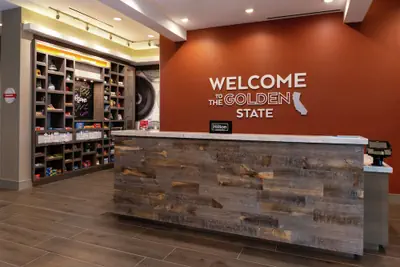 Photo 4 - Hampton Inn & Suites Buena Park