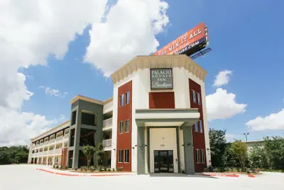 Photo 2 - Palacio Royale Inn Boutique Katy