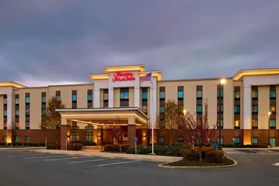 Photo 2 - Hampton Inn &  Suites Grants Pass