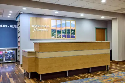 Photo 4 - Hampton Inn &  Suites Grants Pass