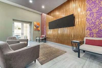Photo 4 - Best Western Plus Temecula Wine Country Hotel &Suites