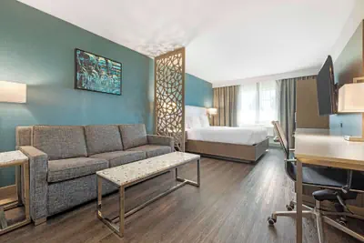 Photo 2 - Best Western Plus Temecula Wine Country Hotel &Suites