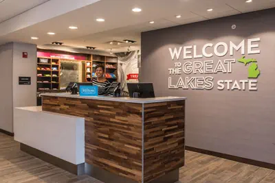 Photo 3 - Hampton Inn & Suites Allen Park