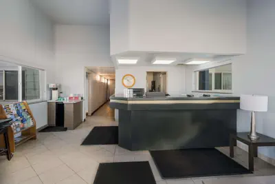 Photo 5 - SureStay Hotel by Best Western Wells