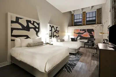 Photo 4 - Hotel Indigo Kansas City - The Crossroads by IHG