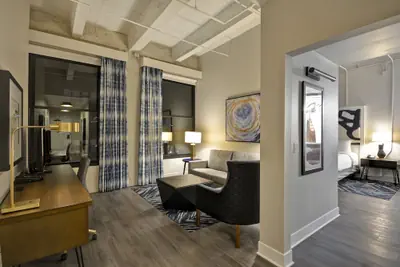 Photo 5 - Hotel Indigo Kansas City - The Crossroads by IHG
