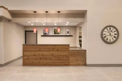 Photo 5 - Country Inn & Suites by Radisson, Ft. Atkinson, WI