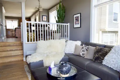 Photo 4 - Comfort and Grace on Queen Anne Hill