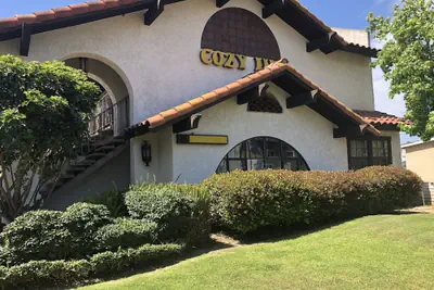 Photo 2 - Cozy Inn