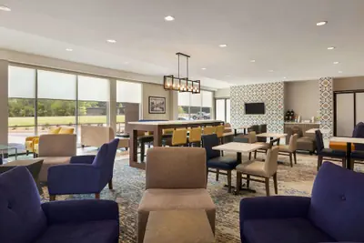 Photo 4 - La Quinta Inn & Suites by Wyndham Rock Hill