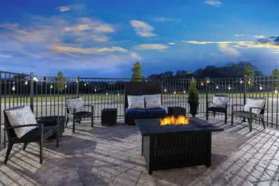 Photo 2 - Garner Hotel Clarksville Northeast by IHG
