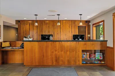 Photo 4 - Redwood Garden Inn