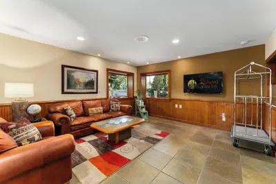 Photo 3 - Redwood Garden Inn