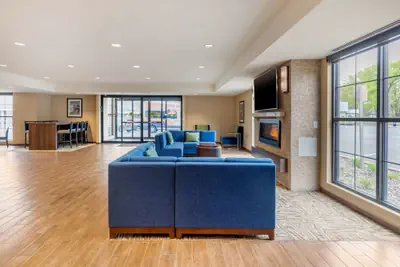 Photo 5 - Comfort Inn & Suites Schenectady - Scotia
