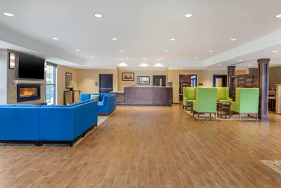 Photo 4 - Comfort Inn & Suites Schenectady - Scotia
