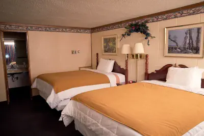 Photo 5 - South Wind Inn