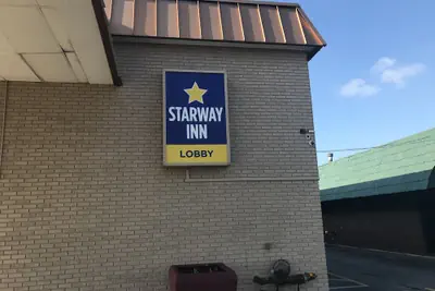 Photo 2 - Starway Inn