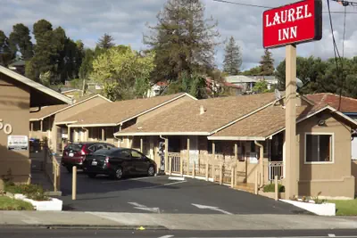 Photo 2 - Laurel Inn