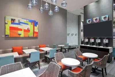 Photo 4 - Hampton Inn & Suites Atlanta Buckhead Place