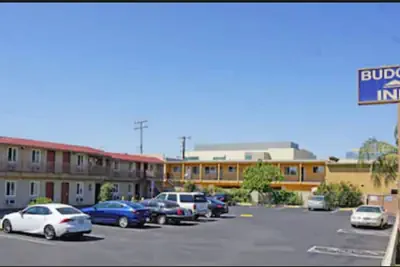 Photo 2 - Budget Inn