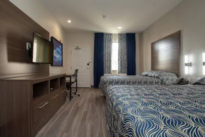 Photo 5 - Palace Inn