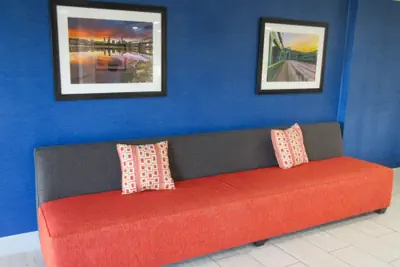 Photo 3 - Comfort Inn & Suites Tigard near Washington Square