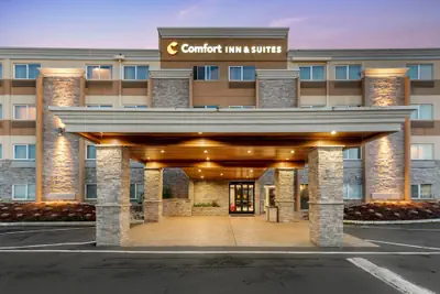 Photo 2 - Comfort Inn & Suites Tigard near Washington Square