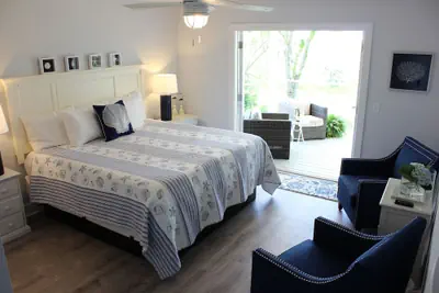 Photo 2 - Darien Waterfront Inn