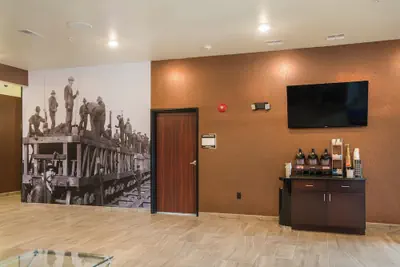 Photo 4 - Cobblestone Inn & Suites - Ashland