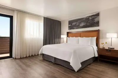Photo 2 - La Quinta Inn & Suites by Wyndham San Luis Obispo Downtown