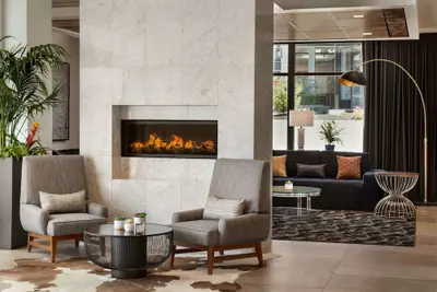 Photo 3 - La Quinta Inn & Suites by Wyndham San Luis Obispo Downtown
