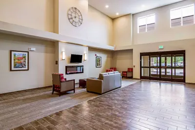 Photo 5 - Comfort Suites Wooster near University Campus