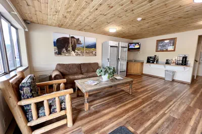 Photo 3 - Beartooth Hideaway Inn and Cabins