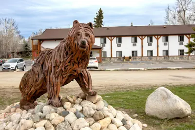 Photo 2 - Beartooth Hideaway Inn and Cabins