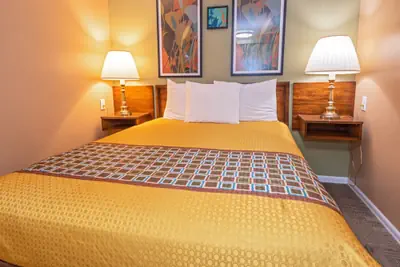 Photo 3 - Far West Motel