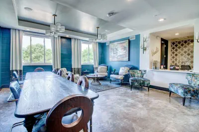 Photo 4 - Bishop Arts Hotel by Qresorts.