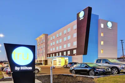 Photo 2 - Tru by Hilton Richmond