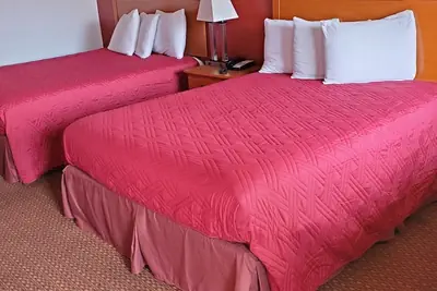 Photo 3 - Americana Inn