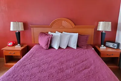 Photo 5 - Americana Inn