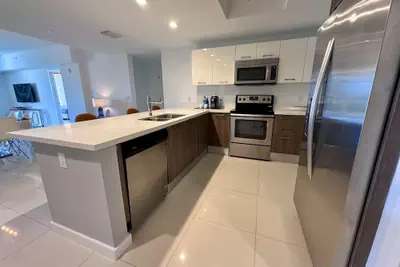 Photo 3 - Bay Breeze Premium Apartments By Eskape Collection