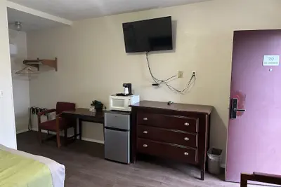 Photo 3 - Heritage Inn