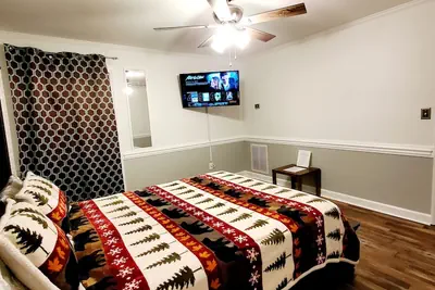 Photo 5 - Kernersville Hot Tub Pool Arcade Gym Wifi Coffee