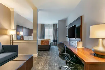 Photo 5 - Comfort Suites North Tupelo