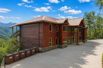 Photo 2 - Sycamore Mansion 14 Bedroom Cabin by RedAwning